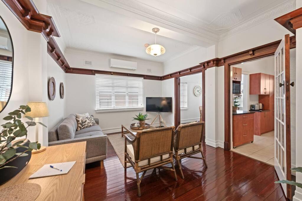 Art Deco In Ascot! ~ 2 Bed / 1 Bath / 1 Car Lägenhet Brisbane Exteriör bild